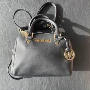 🌟 Michael Kors Crossbody Bag🌟